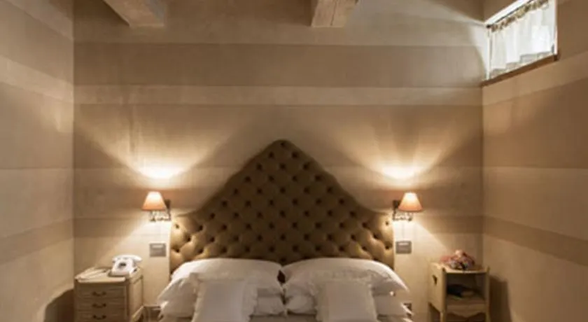 Le Bifore Bed & Breakfast Cortona 2*,