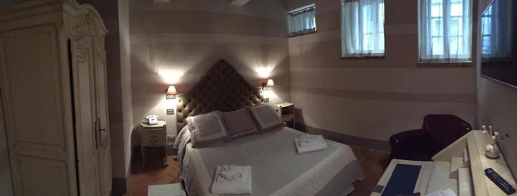 Le Bifore Bed & Breakfast Cortona 2*,