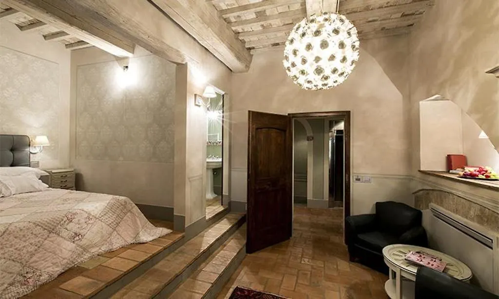 Le Bifore Bed & Breakfast Cortona 2*,