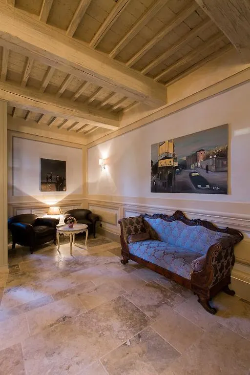 Le Bifore Bed & Breakfast Cortona 2*,