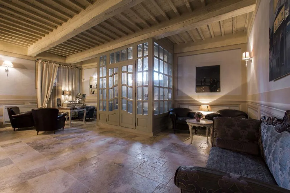 **  Le Bifore Bed & Breakfast Cortona Italy