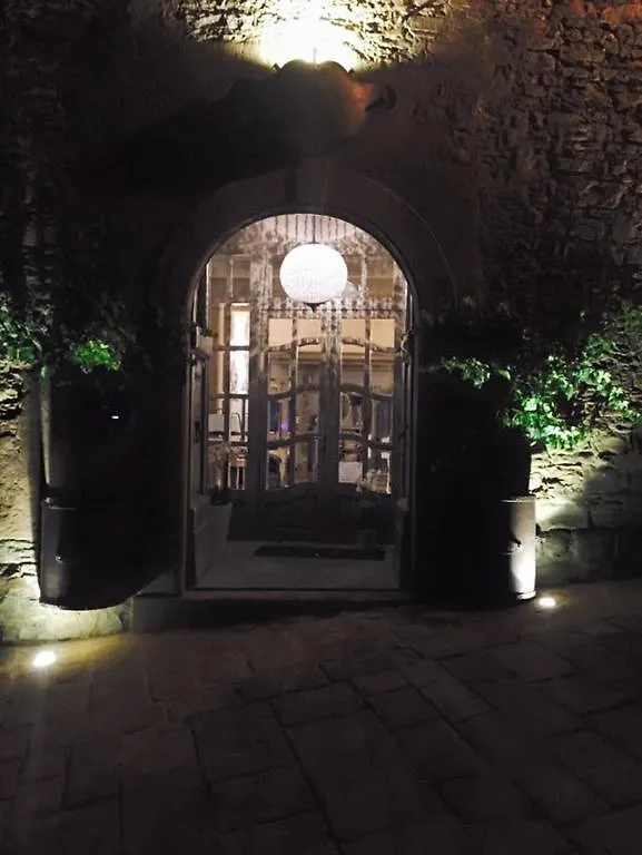 Le Bifore Bed & Breakfast Cortona Italy