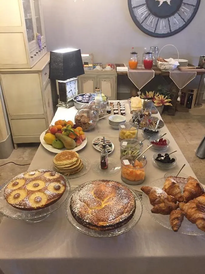 **  Le Bifore Bed & Breakfast Cortona Italy