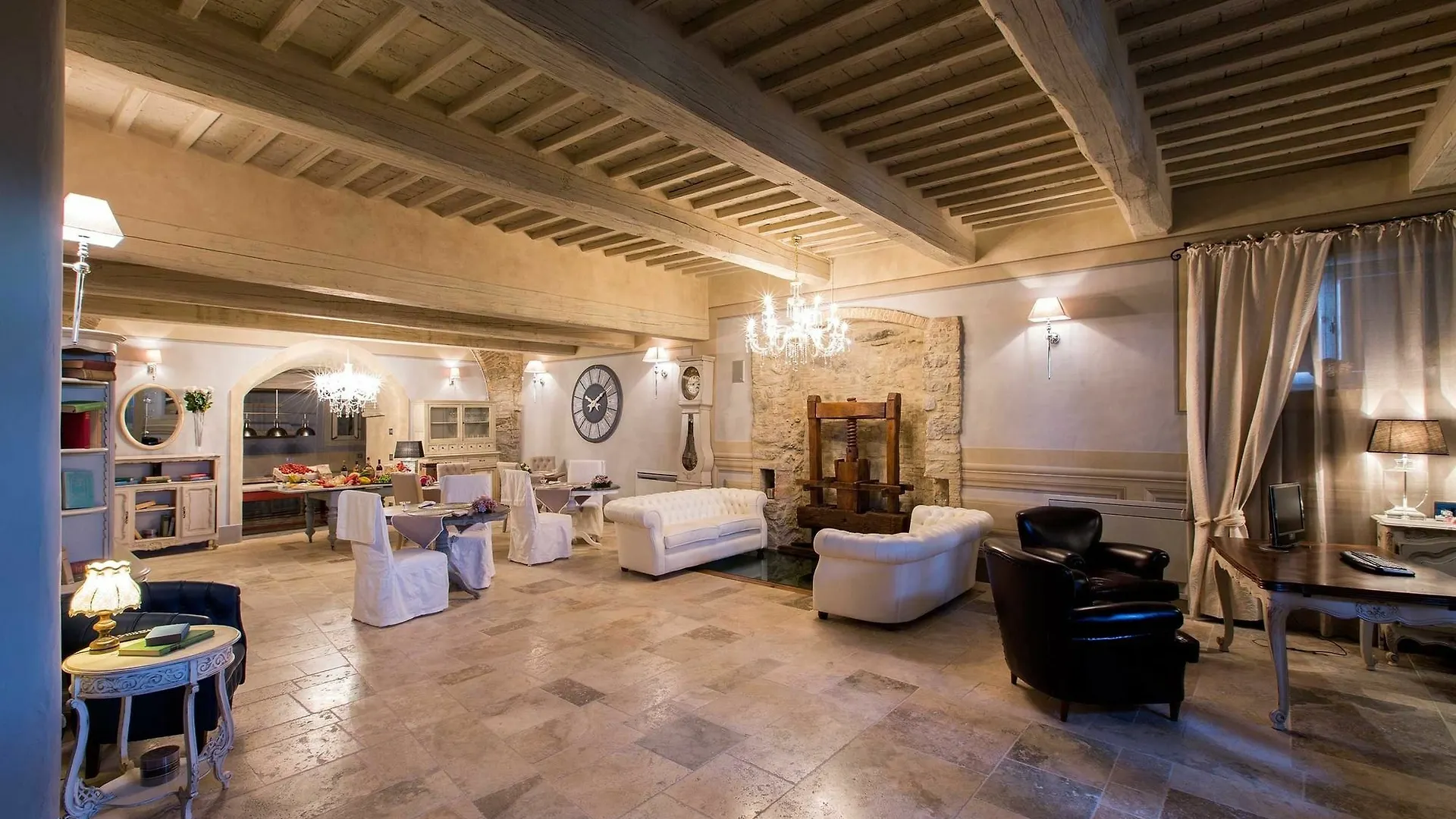 Le Bifore Bed & Breakfast Cortona Italy